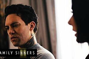 creampie perfecto en el coño apretado de una sexy morena de 18 años en video casero