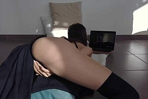 Muslim Girl Has Intense Orgasm Within Minutes