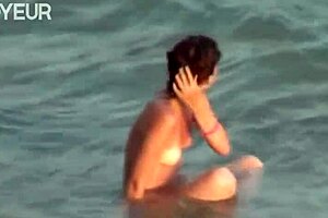 Beach voyeur catches hot couple in wild body cumshot action!