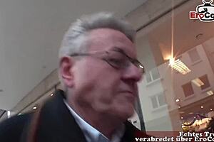 alter mann user helmut schleppt junge deutsche teen 18+ auf der stra�e ab