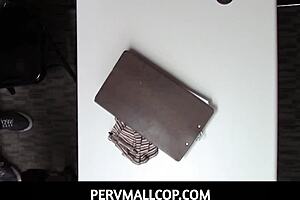 Shoplifter Nia Nixon Bounces On LP Officer