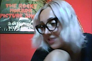 hey, you a true expert? chantal’s got intimate penis pics and wise comments!