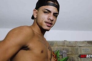 Fodendo O Amigo Do Curso Com Pau Grande