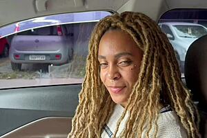 Luna Brunette In Lingerie Gives Intense Deepthroat Orgasm