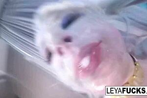 Leya falcon plays with tub shower head on her ass