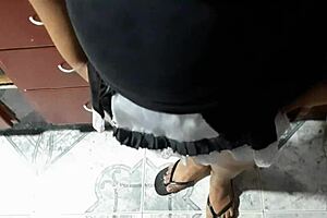 i interrupt the maid washing dishes to suck my big cock