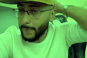 Beautiful Tattooed Girl Gives Incredible Deepthroat Blowjob