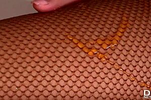 Foot Fetish Champions Finger It Up Lesbian Style - Kiki Cyrus And Haley Hill?