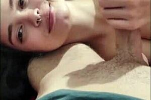 White moon gives a blowjob to warm up in the cold