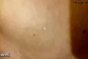 भाभी ने साथ नहाने का मौका दिया in Steamy Homemade Bath Scene