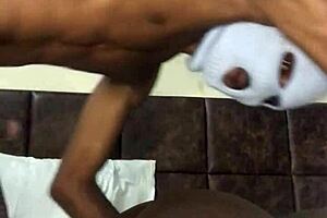 EBONY STRETCH MARKS ASS GIRL COMES TO CHARGE PHONE AND GETS FUCKED