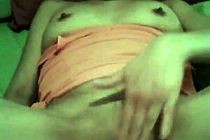 Finger fucking this slut milf in homemade cheating scene 😏