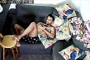 Eu tenho a senha do wi-fi mas ele vai precisar me dar uma coisinha em troca eu realmente gosto do que vejo e quando mostro a ele minha grande protuberância ele aceita o desafio