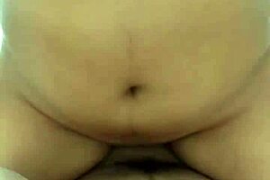 Hermosa chica universitaria loves it in the ass. This latina milf with big natural tits drives me crazy with her sexy legs.