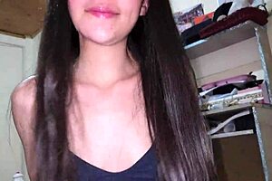 he secretly fucks his girlfriend's sister while she's dancing 😈