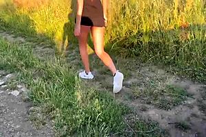 fucking my girlfriend outdoors after she pisses