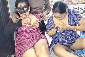 अरे, इस वाइल्ड इंडियन थ्रीसम में देवरानी-जेठानी को चूत चाटकर चोदना चाहोगे?