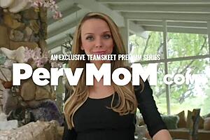 Gorgeous Teen Selena Love TAKES Stepbrother's CUM in Mouth for 4th of July!