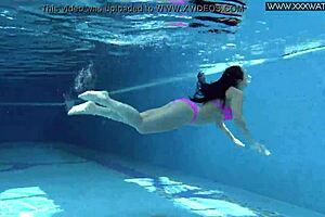 Hot Russian Jessica Lincoln Strips Bikini for Tight Shaved Shower on Beach