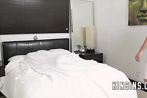 bubble butt step sis kiki klout grinds on johnny love in fantasy