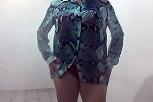 coroa gostosa dancing seductively