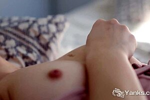 yanks lulu reynolds hot finger action with orgasm