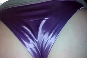 Amateur couple explores intimate moments!