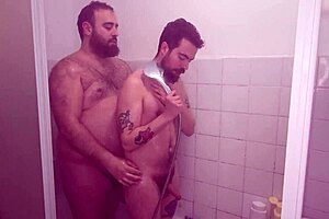 fucking bareback in the shower with kissing and blowjob.