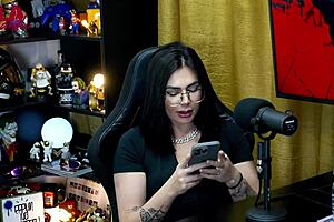 Ruan shows cock to Lary Cubas in shack