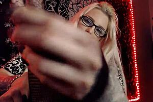 bbw fetish asmr with rubbing sounds on feet and stockings for voyeurs