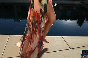 Perfect milf blonde from Houston, Texas, shines in a hot photoshoot with stunning striptease moves