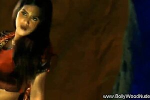 Erotic chemistry sparks in this sensual dance performance.