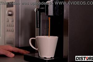 Nicole Vice deepthroats Erik's monster cock! 🍆