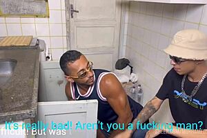 O Vizinho Encanador Chegou E Ele É Muito Gostoso