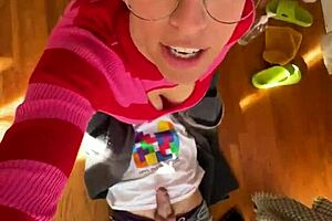 Milf quickie blowjob leads to creampie under tree