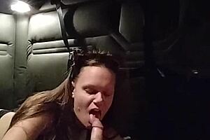 hey, kitty's giving a blowjob with a buttplug in her ass 😈