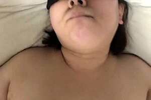 Japanese couple in missionary position reaches simultaneous orgasm with creampie