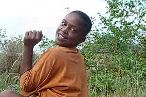 Crazy bitch shows ass dance to family