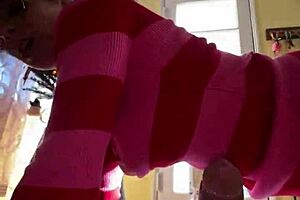 Milf quickie blowjob leads to creampie under tree