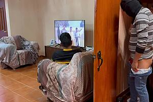 Desconocido se mete a coger a escondidas con mi novio