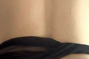 Bodybuilder masturbates in friends bedroom while she showers