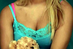 Cutie gets lusty from hard boner in face.