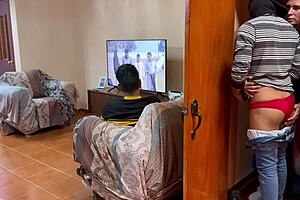 Desconocido se mete a coger a escondidas con mi novio