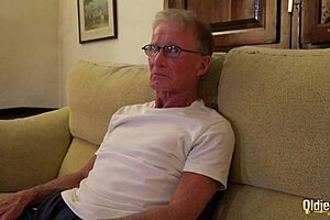 omg, two young 18+ babes bang an old man and swallow his cum! 😲