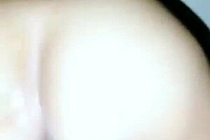 demi uang tambahan, pembantu indonesia jual memek ke bossnya, so wild 😜