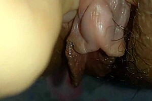 look at that big clit pulsing in hentai