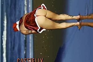 essa mamãe noel deu o cu de presente!