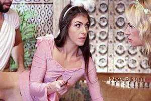 i'm aphroditee, godess of luv, n i'm here 4 freeuse wth u all