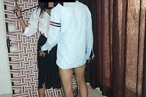 सोनिया भाभी अपने क्लासमेट को हॉट एक्शन में बांग करती है