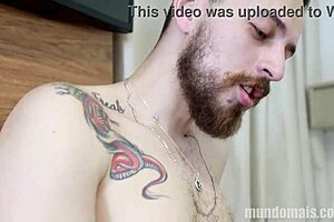 guy checks into hotel for wild threesome with app guys 😈